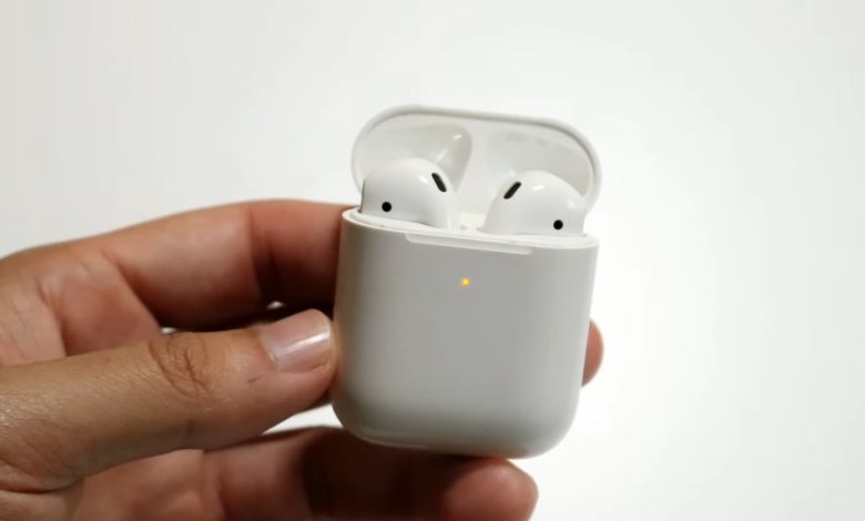 Why Are My AirPods Blinking Orange